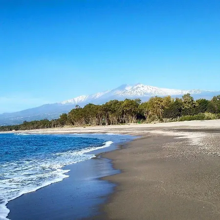 Beautiful With Balcony View Of Etna Apartment