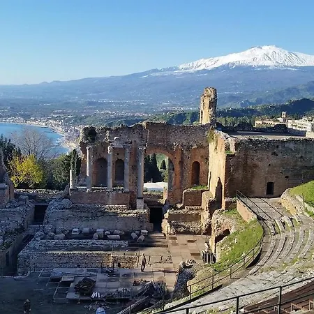 Beautiful With Balcony View Of Etna * Giardini Naxos